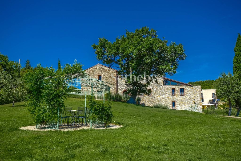Property photo 3 of 27