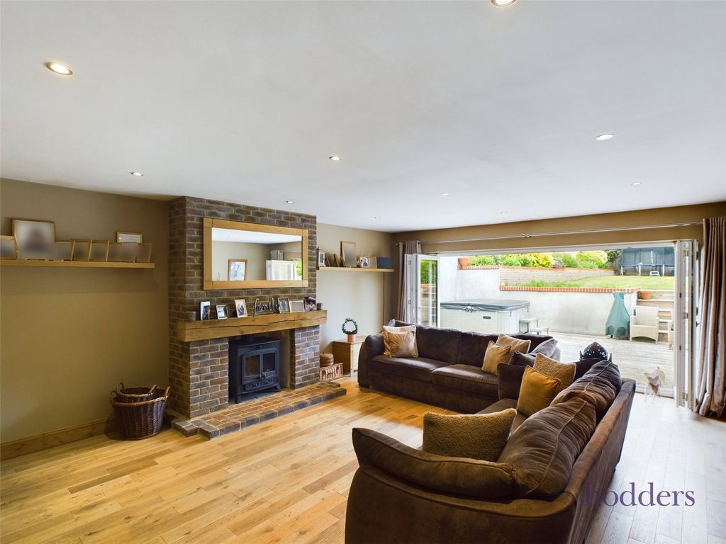 Property photo 2 of 35 Picture No. 61