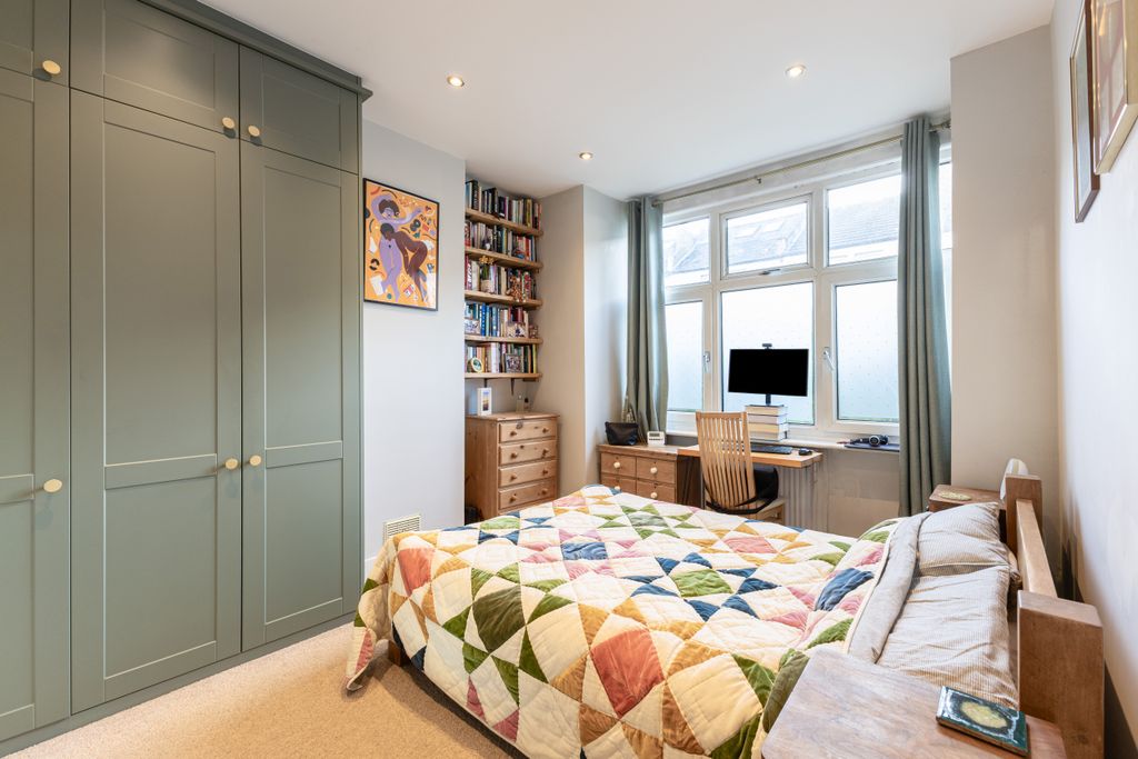 Property photo 3 of 10