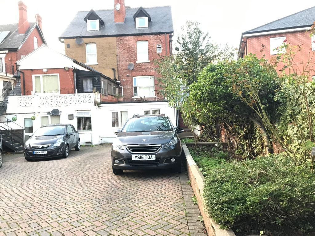 Property photo 1 of 2