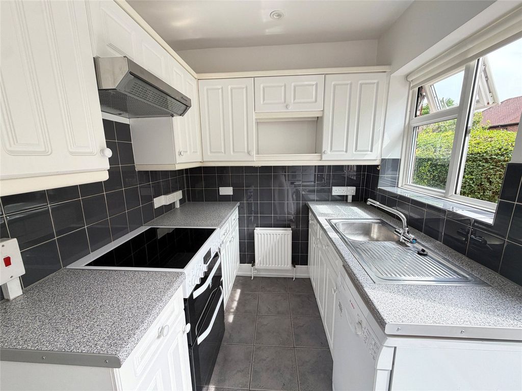 Property photo 3 of 14 Picture No. 12
