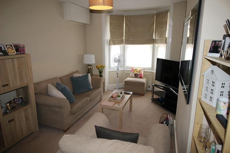 Property photo 3 of 9 Lounge