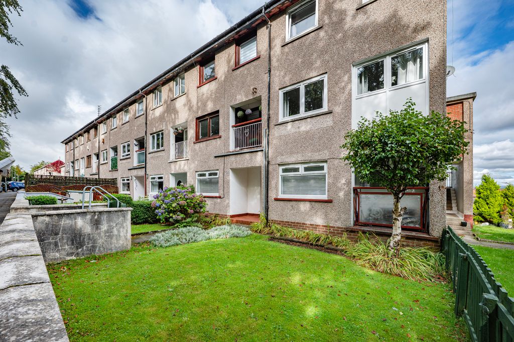 Property photo 2 of 32