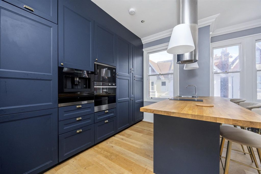 Property photo 2 of 13 Granville Road_10A_Flat 1-011.Jpg