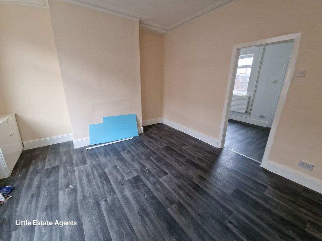 Property photo 2 of 10 Photo 2