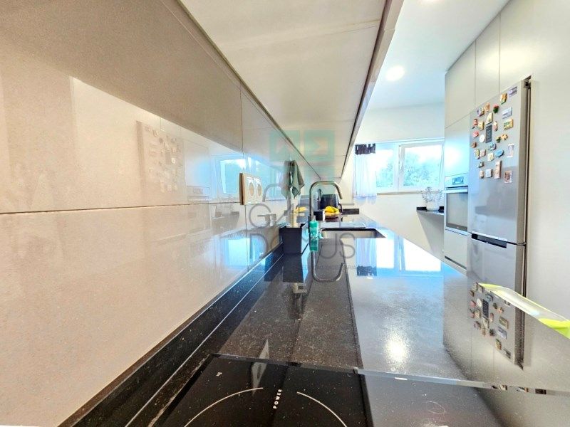 Property photo 3 of 39