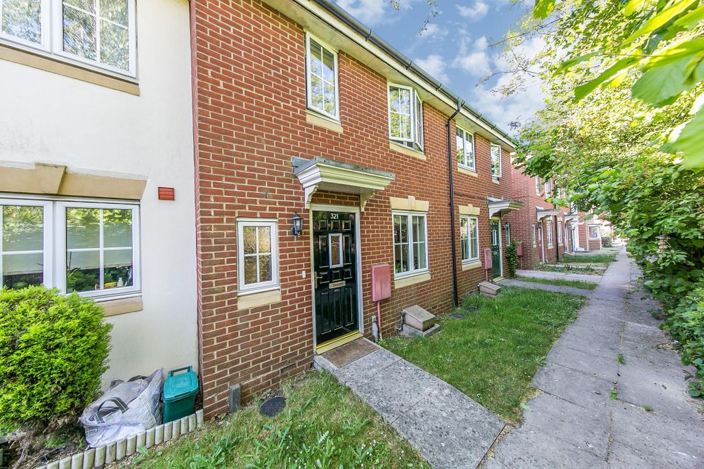 Property photo 1 of 10 Front