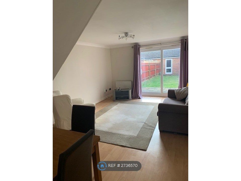 Property photo 3 of 8 Living/Dining Area