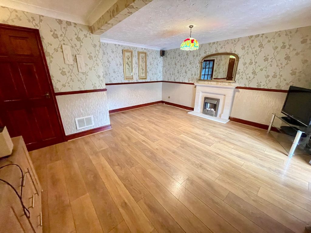 Property photo 3 of 9 4833432