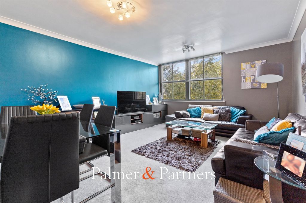 Property photo 3 of 15 Picture No. 01