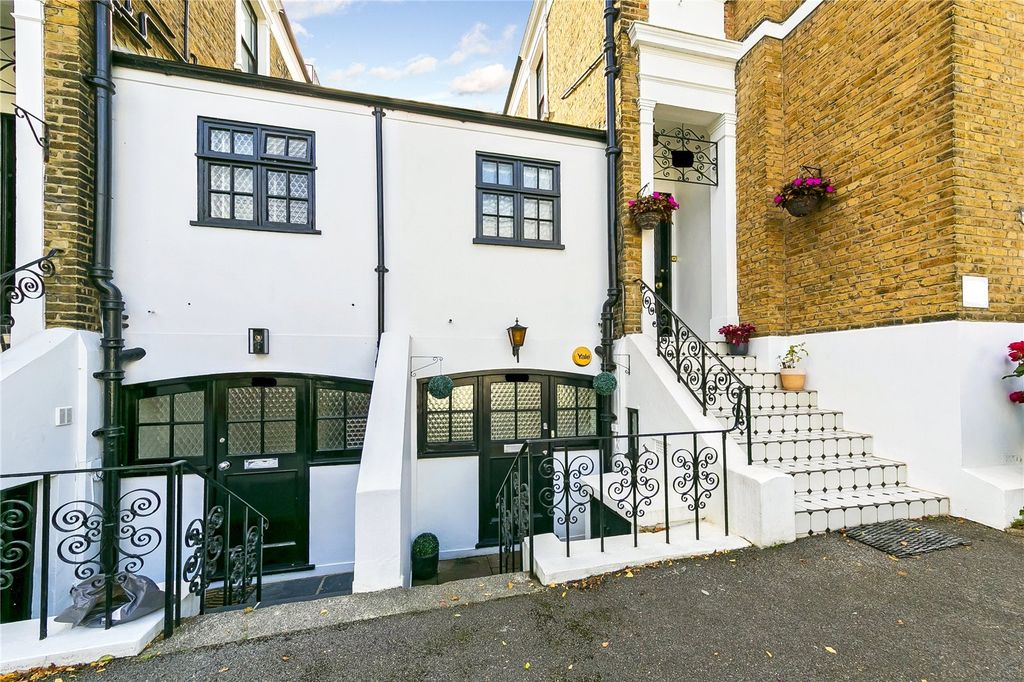 Property photo 2 of 12