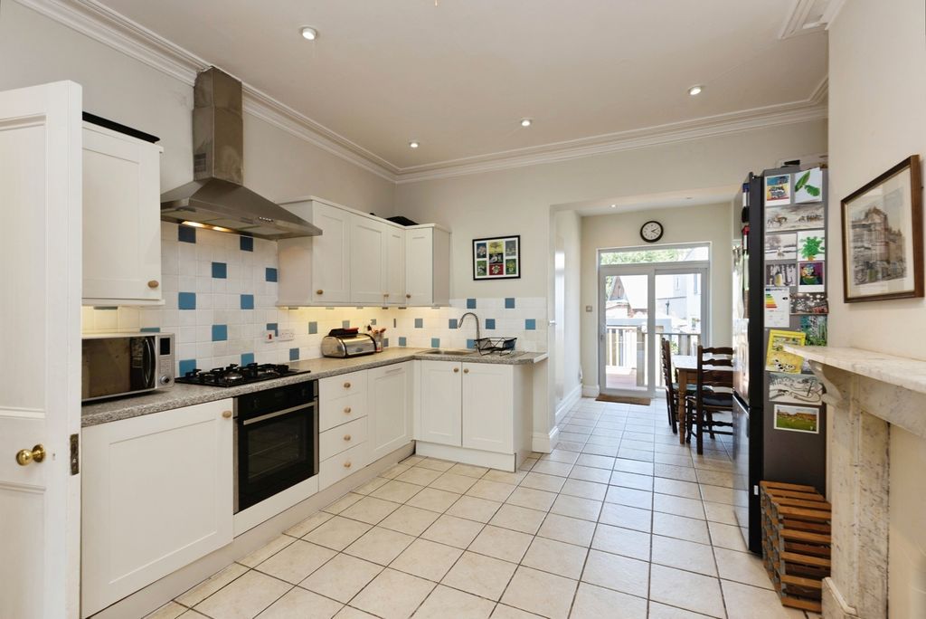 Property photo 2 of 24 Pbox-Img.Jpg