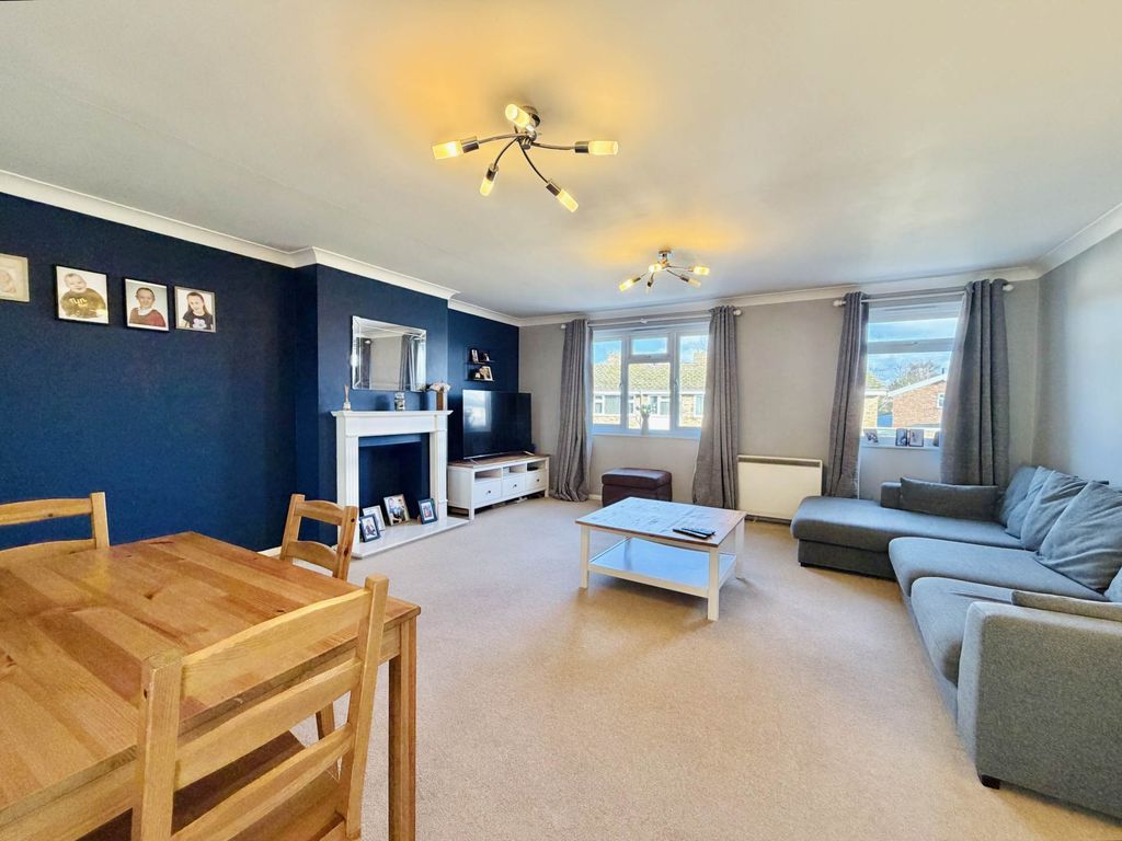 Property photo 3 of 11