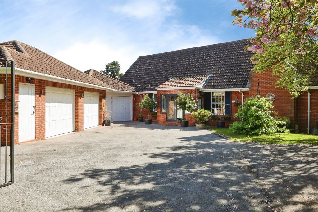 Property photo 1 of 27