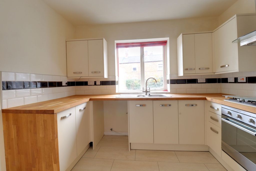 Property photo 3 of 17 Photo 9