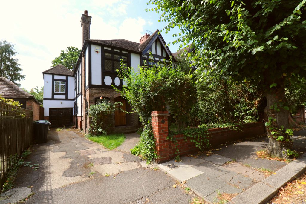 Property photo 1 of 18