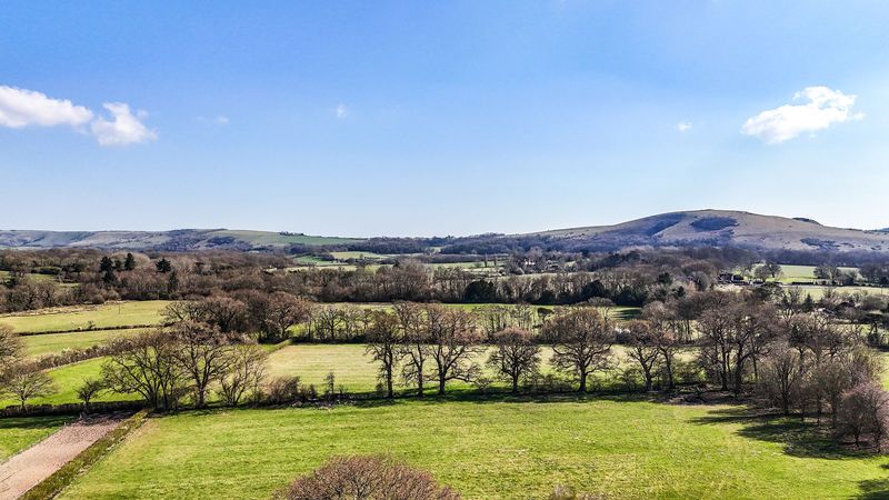 Property photo 3 of 60 Photo 6