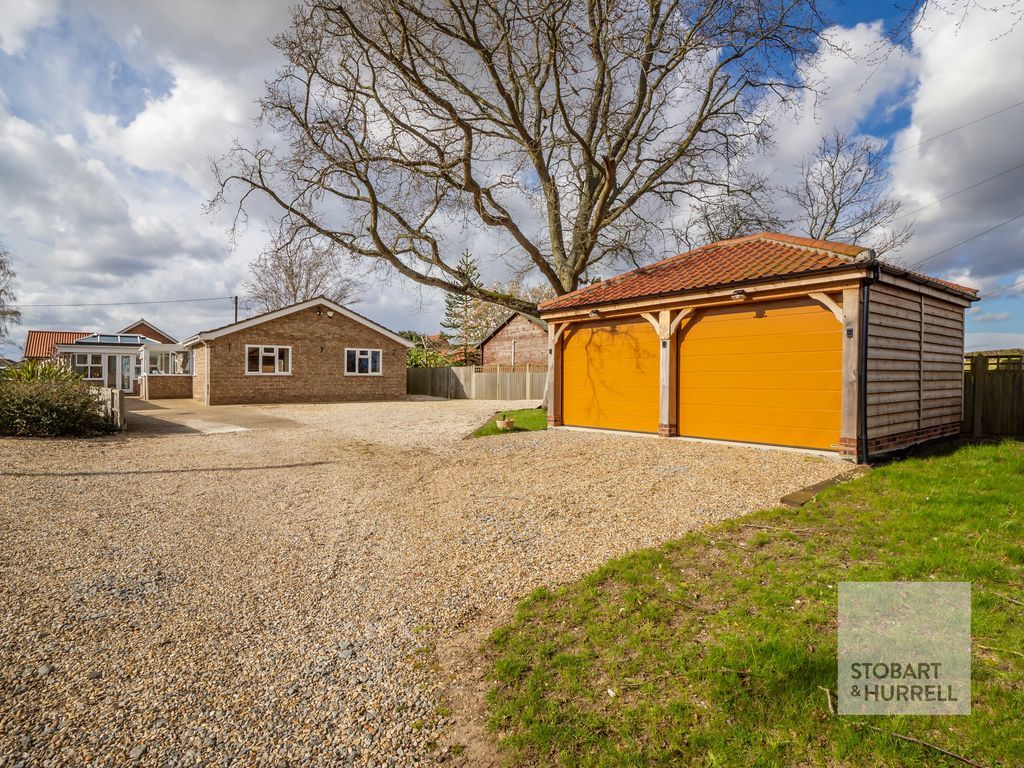 Property photo 1 of 18 Approach