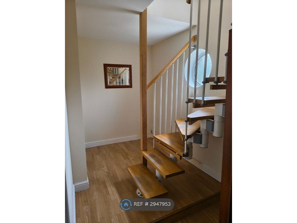 Property photo 2 of 13 Entrance Lounge