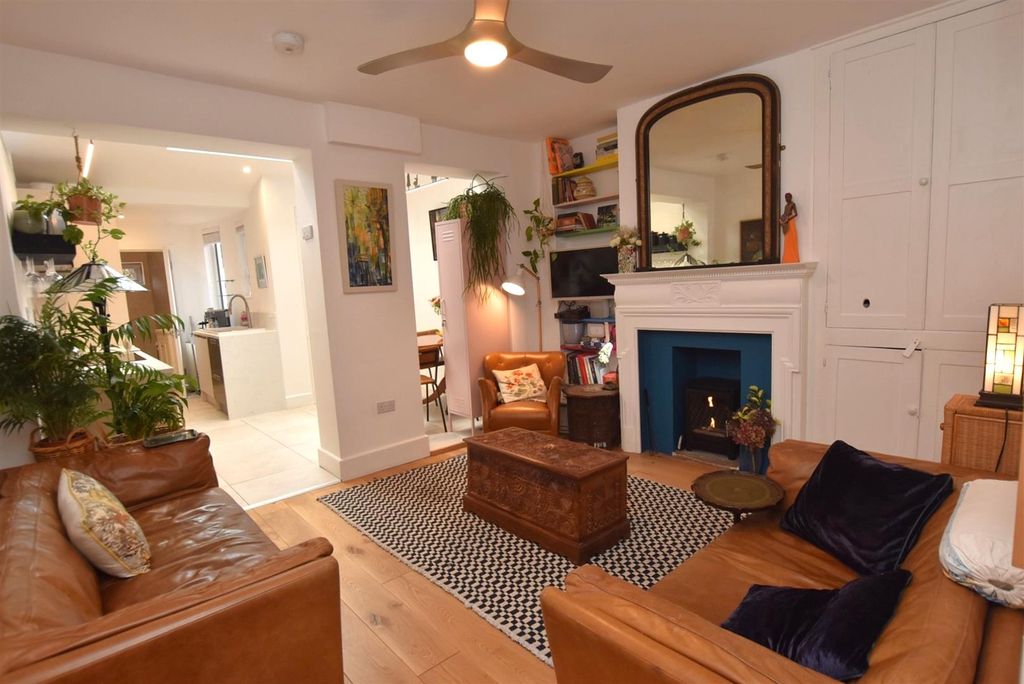 Property photo 2 of 23 Lounge/Dining Room