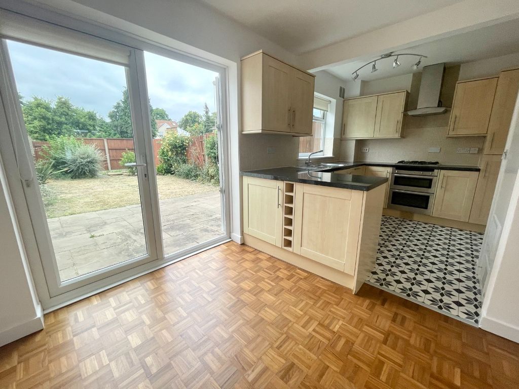 3 bed terraced house for sale in Cranwell Grove, Shepperton TW17 Zoopla