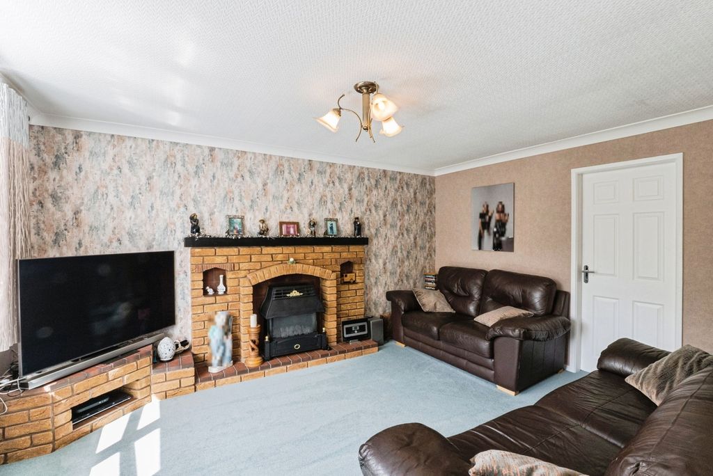 Property photo 3 of 16 Pbox-Img.Jpg