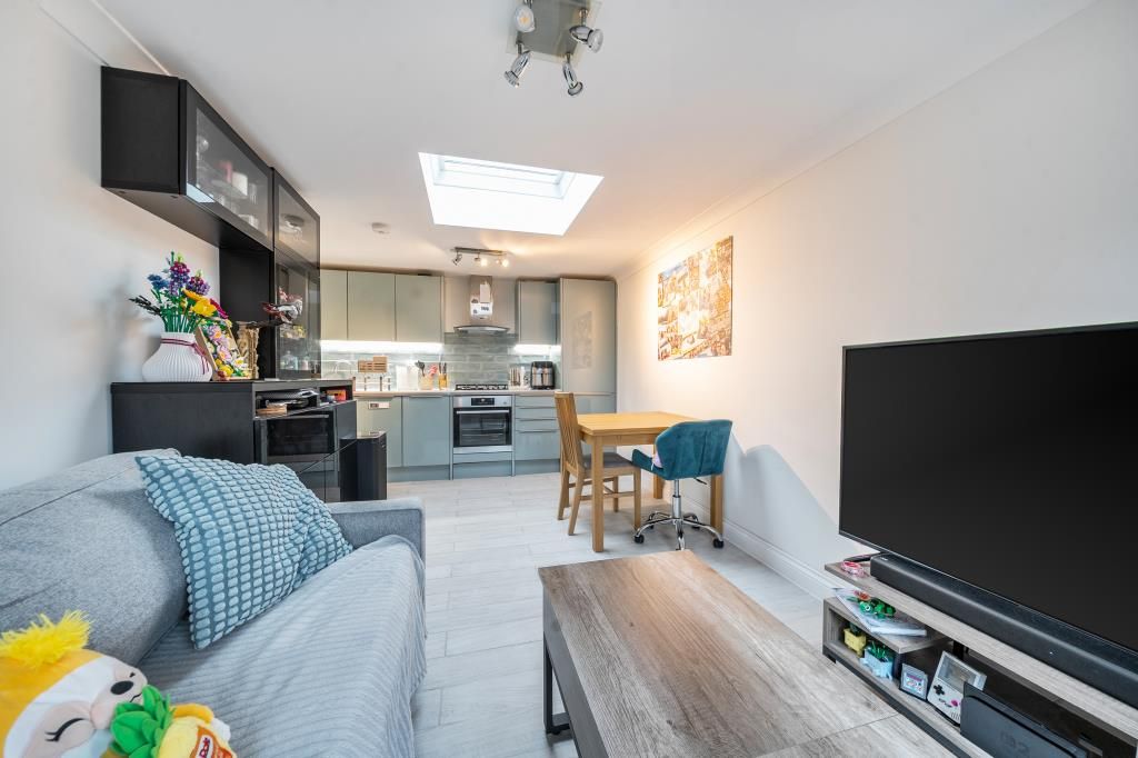 Property photo 2 of 17 Reception/Kitchen