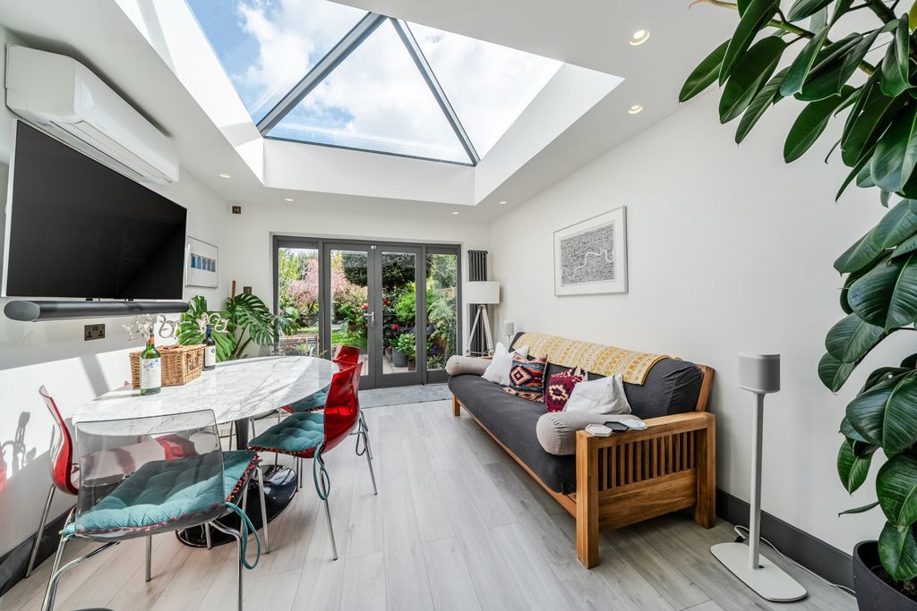 Property photo 3 of 40 1447872-28-69E61c...