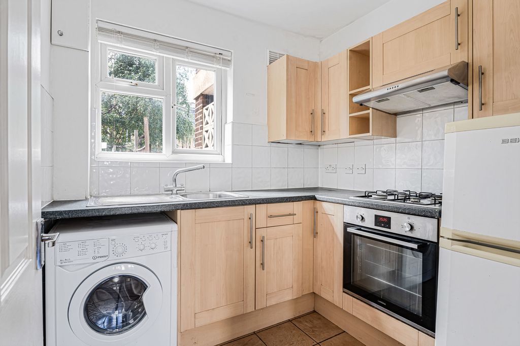 Property photo 3 of 30 Kitchen
