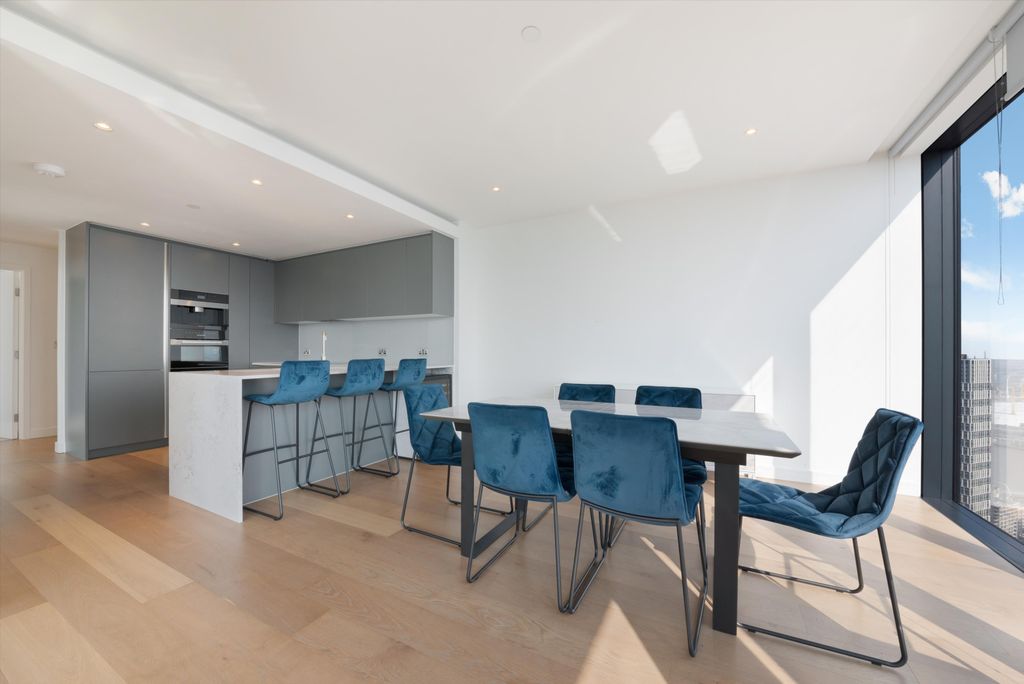 Property photo 2 of 19 Image