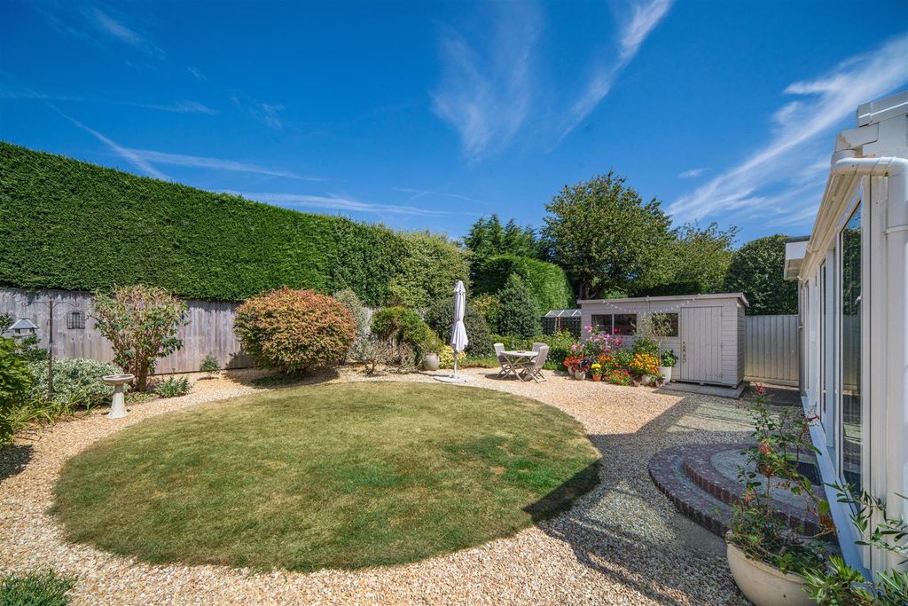Property photo 2 of 23