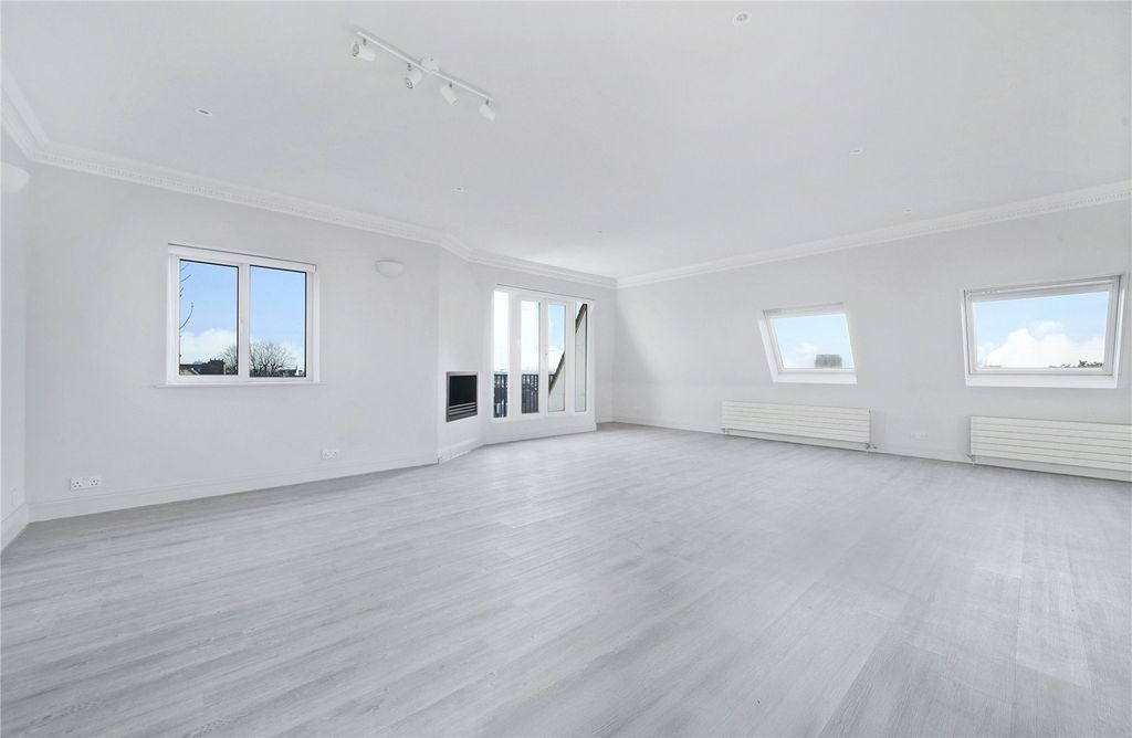 Property photo 3 of 22 Picture No. 22