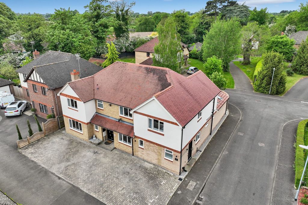 Property photo 1 of 50