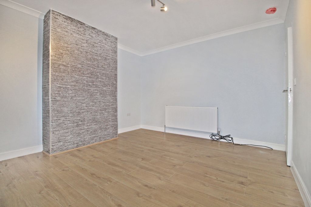 Property photo 3 of 10 Gallery