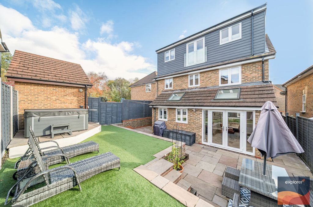 Property photo 2 of 25