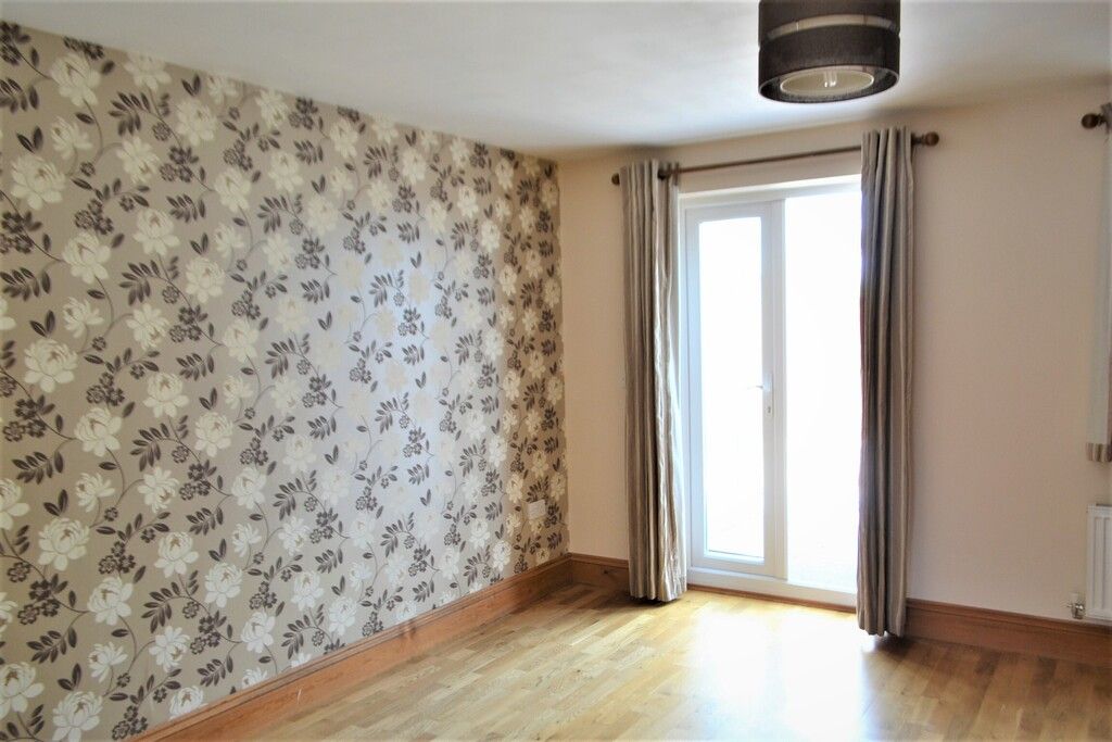 Property photo 2 of 15 Lounge