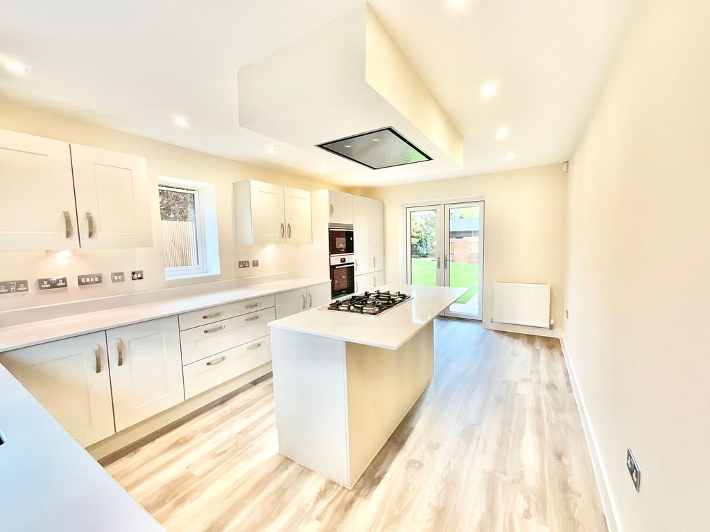 Property photo 2 of 30