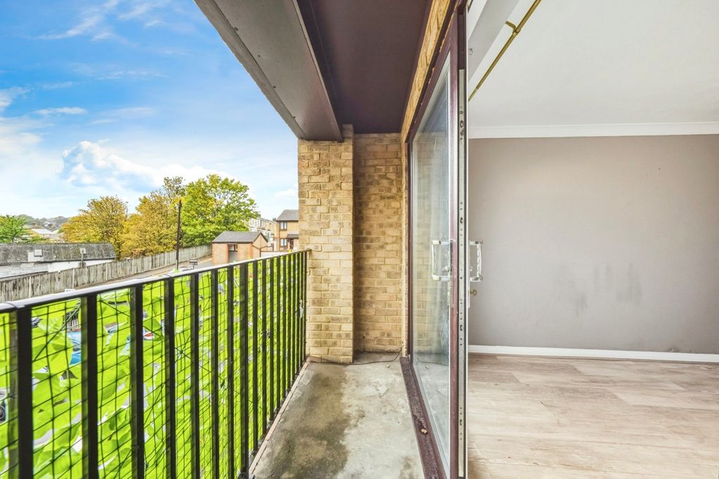 Property photo 3 of 17 Photo