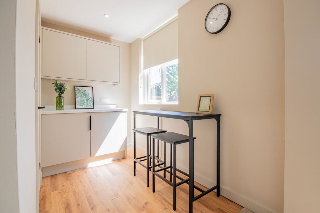 Property photo 3 of 12 E-3