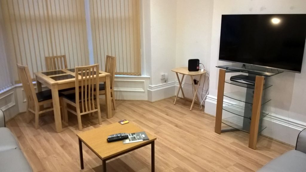 Property photo 1 of 9 Lounge