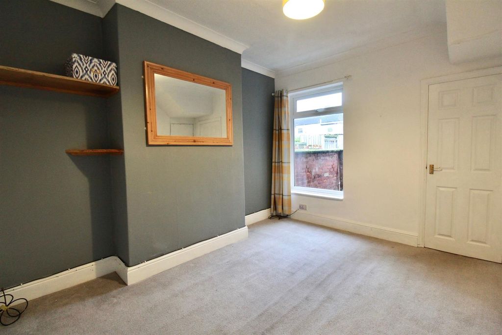 Property photo 3 of 8 Img_0305 (2).Jpg