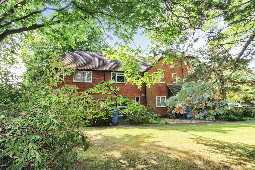 Property photo 1 of 8