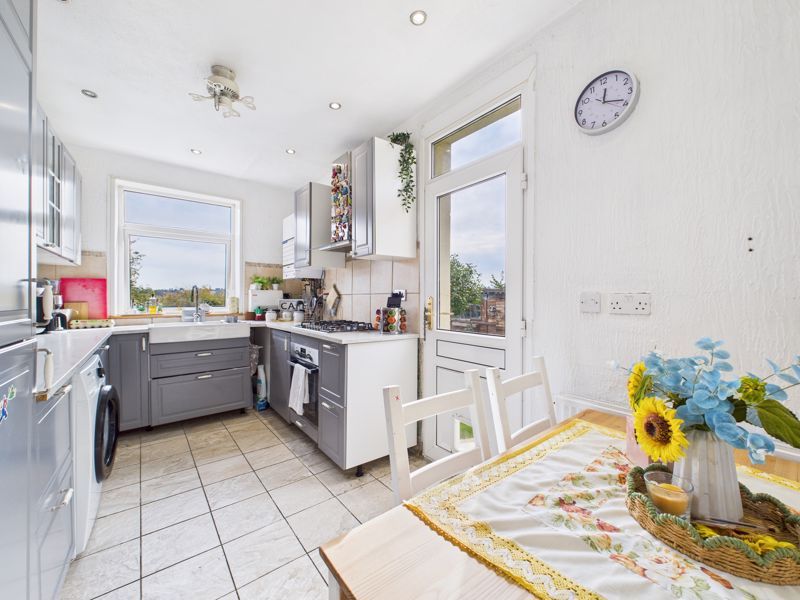 Property photo 2 of 14 Photo 6