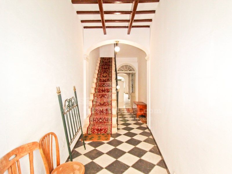 Property photo 2 of 31