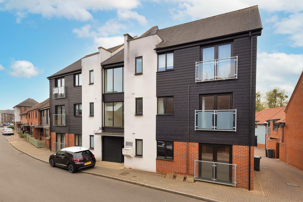 Property photo 1 of 8 Flat301.Jpg