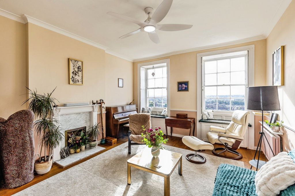 Property photo 3 of 18 Pbox-Img.Jpg