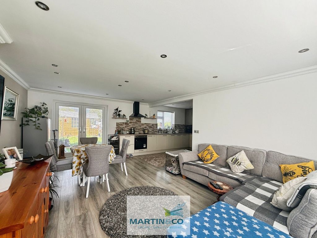 Property photo 2 of 16 F7518d79-1-482E-BBC7-2761B779DC08-5296-00000088550