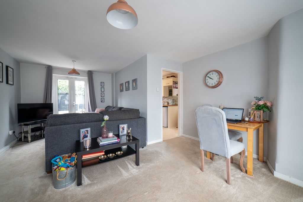 Property photo 3 of 14