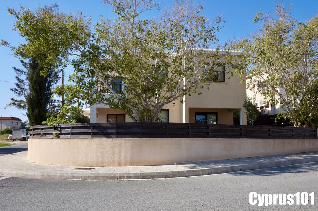 Property photo 1 of 28