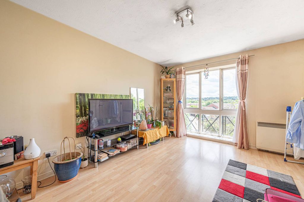 Property photo 2 of 5